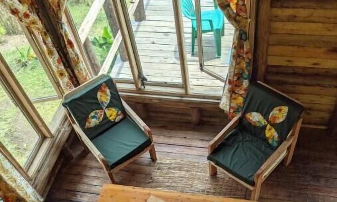 Fort Portal Cabin | Flower Hill