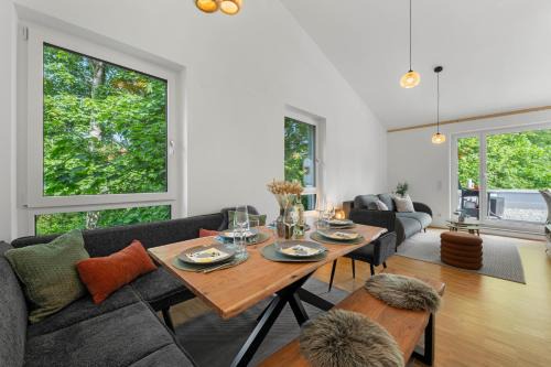 Miesbach Apartment | Flussperle Miesbach - Erholung pur direkt an der Schlierach - Dachterrasse mit Grill, kostenloses Parken