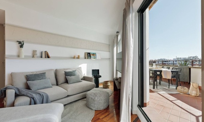 Sarria Apartment | Fluvia - 2 bedrooms and terrace in Sant Gervasi
