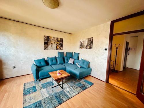 Velika Gorica Apartment | Fly by Suite - Zagreb Airport - 0-24h Self check in&out - Parking on site