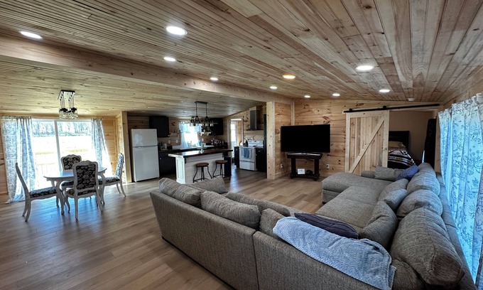 Wilmington Other | Fly in on a grass runway to a charming 3-bedroom house on a pheasant preserve
