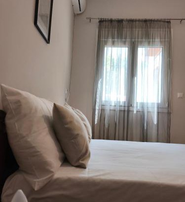 Agia Paraskevi Apartment | Flya House