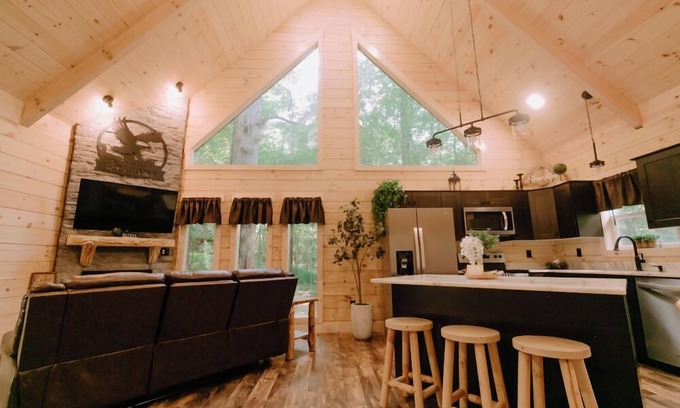 Campbellsville Cabin | Flying High Luxury Cabin #3