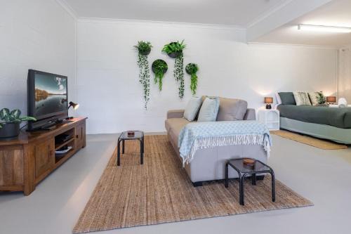 Smiths Lake House | Follow The Sun