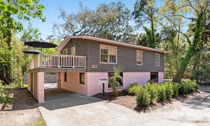 Folly Beach House | Folly Vacation Vintage Cottage 317 East