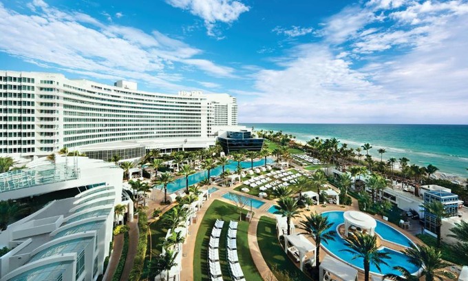 Mid Beach Resort | Fontainebleau Miami Beach