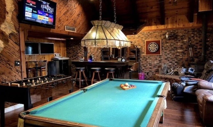 Blue Jay House | Foosball & Pool Table, Pandora Game Box & Arcades, Movie Room