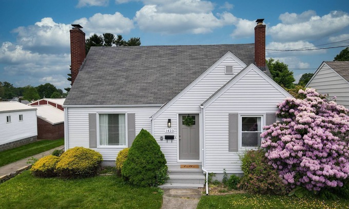 Canton House | Football Hall of Fame Hideaway: Cozy & Convenient