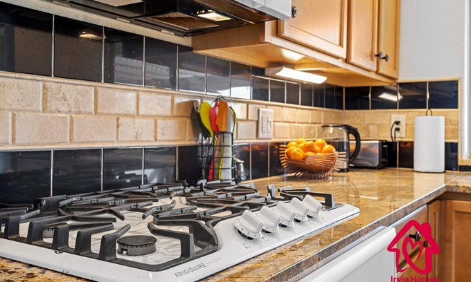 Northeast Heights House | Foothill Serenity with Hot Tub - An Irvie Home