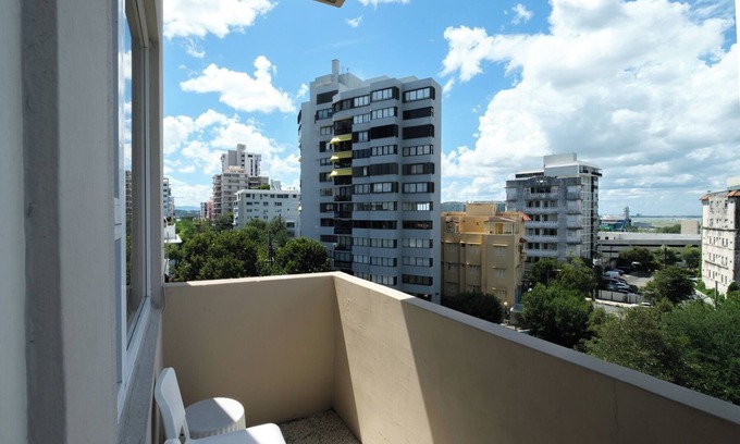 Miramar Apartment | For Family & Friends | With Balcony | Free Parking | Air Conditioner