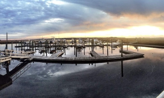Georgetown House | FOR SALE Peaceful Waterfront/Bay 2 bed/1.5 ba Belle Isle Yacht Club Georgetown