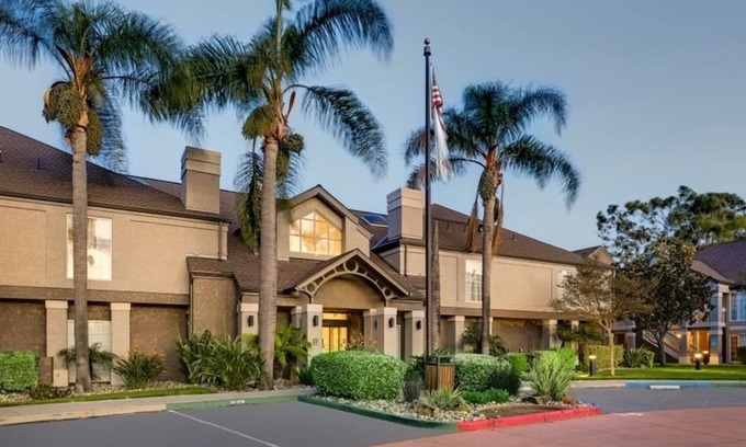 Sunnyvale Hotel | For the Whole Family! 2 Comfortable 1BR Suite, Onsite Pool, Pets are Welcome!