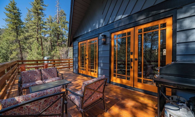 Fawnskin Cabin | Forest Escape