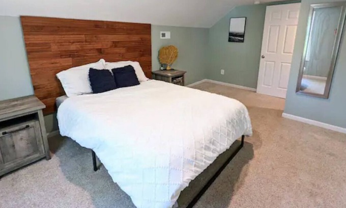 Carteret County Apartment | Forest near the Sea, country/rural setting, less than 20 minutes from the beach!