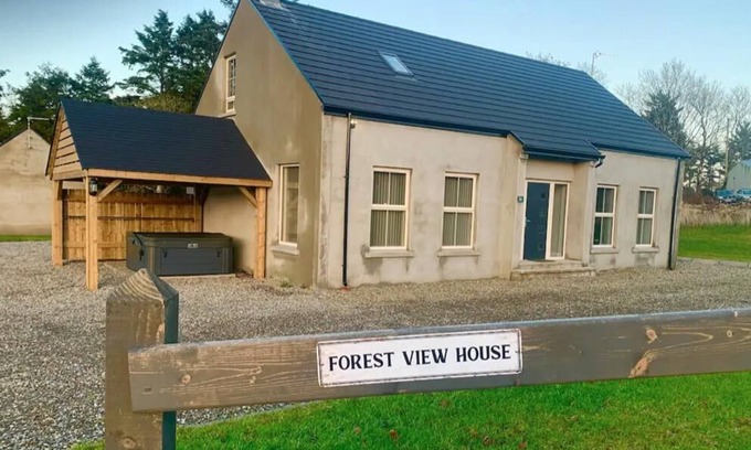 Coleraine House | Forest View House - Private Hot Tub