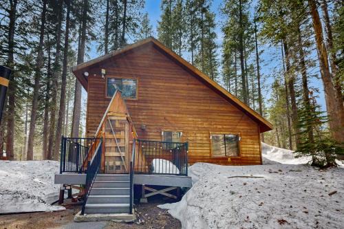 Serene Lakes House | Forest View