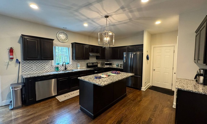 Belle Mead House | Forest Wonderland Sanctuary-Private, Gourmet Kitchen, Fire-pit and Jacuzzi tub