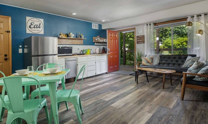 Northwest Portland Condo | Forested Quiet Retreat, Pet Friendly, Private Patio, BBQ, Near Parks, Zoo, 5 Mins to Pearl District