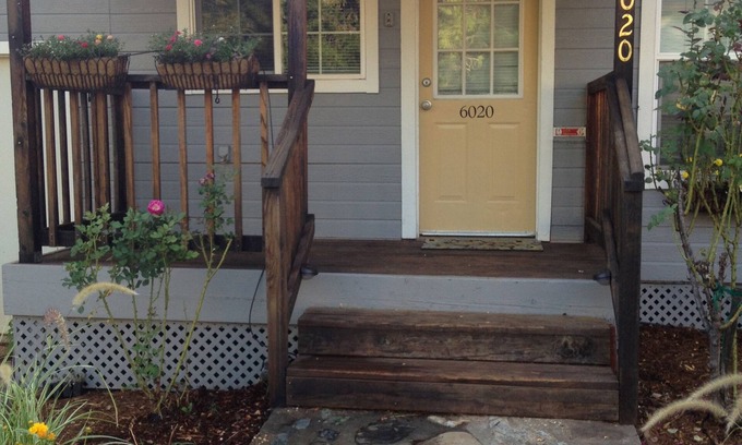 Foresthill House | Foresthill Getaway is located in town and close to many wedding sites.