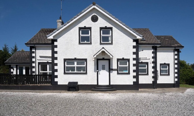 Ballycastle House | Forestside House - spacious house perfect for groups and families