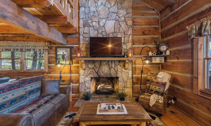 Frank Cabin | Forget Me Not | Cozy Log Cabin & Breathtaking Mountain Views!