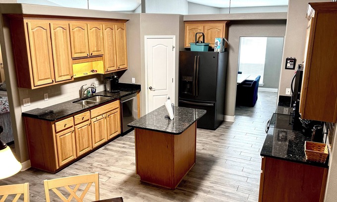 Milton House | Forget your worries in this spacious and serene space with a beautiful lake view