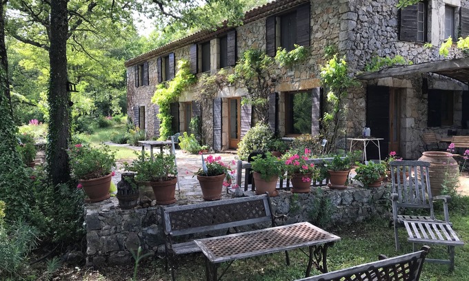 Bargemon House | Former sheepfold in a large property with swimming pool, tennis, pétanque, table tennis.