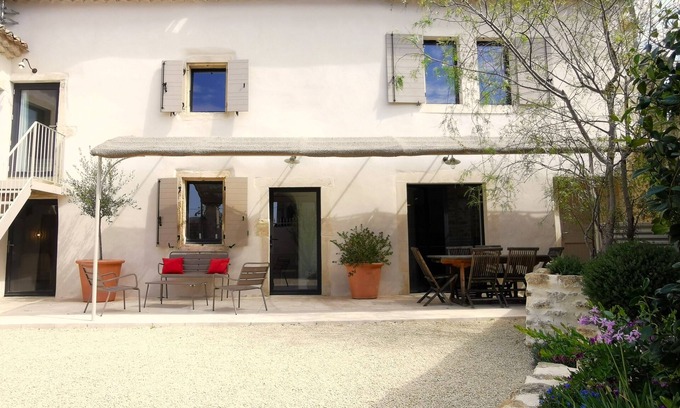 Grignan House | Former sheepfold with pond in Drôme Provençale