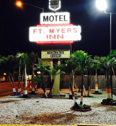 Maravilla Hotel | Fort Myers Inn