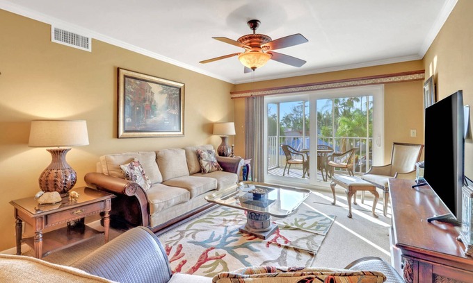 Edgewood Condo | Fort Myers River District Condo Close to Shopping, Dining & Nightlife! Heated Pool & Free Parking!