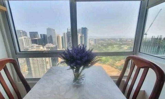 Bonifacio Global City Apartment | Fort Victoria