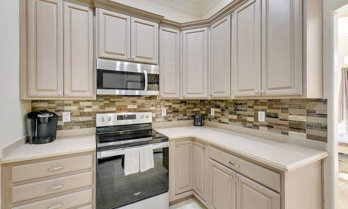 Wright House | Fort Walton Beach Vacation Rental w/Covered Patio
