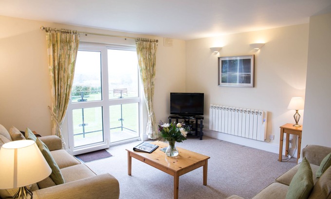 Dartmouth Apartment | Fortescue Apartment-Premium-River view-1 bed