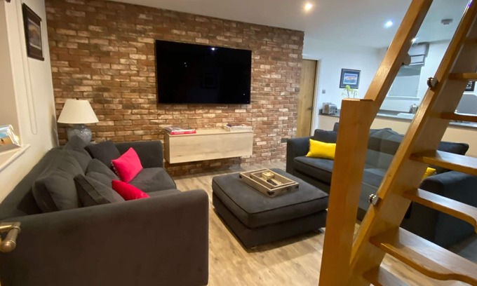 Alnmouth House | Fossil Bank, a luxury detached retreat in the heart of Alnmouth, with parking