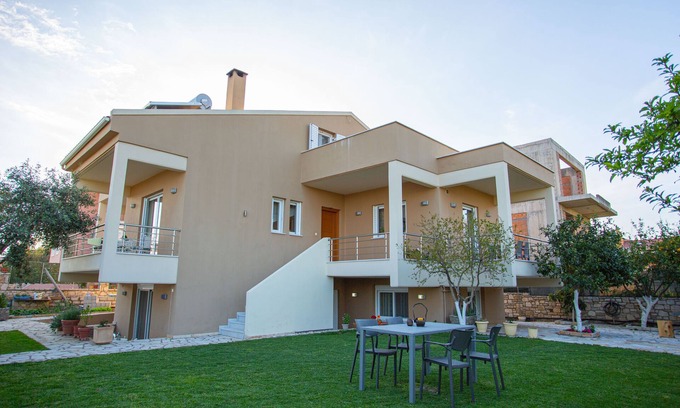 Nafpaktos House | fou's luxury house