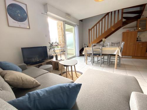 Fouesnant Apartment | Fouesnant Beg Meil, duplex au coeur du village, à 450 m de la plage