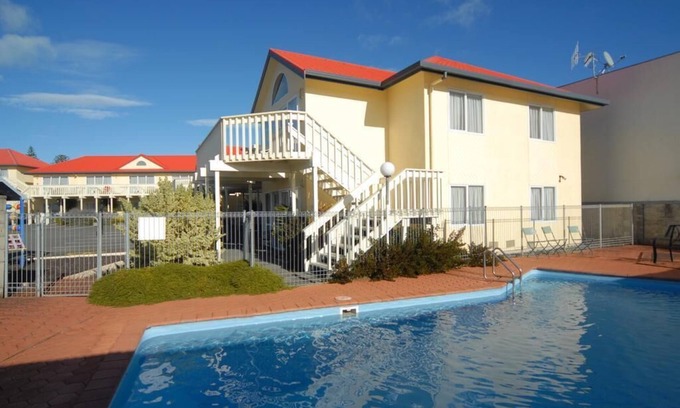 Napier Hotel | Fountain Court Motel