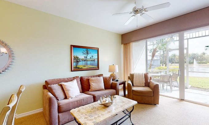 Naples Apartment | Fountain Views #212