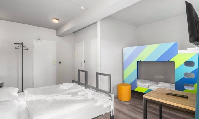 Suedvorstadt House | Four-bed room, shower, WC - a&o Dresden Hauptbahnhof