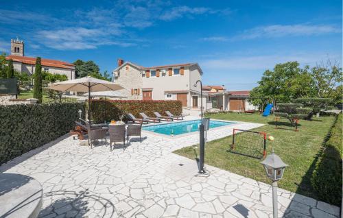 Nova Vas House | Four-Bedroom Apartment In Nova Vas