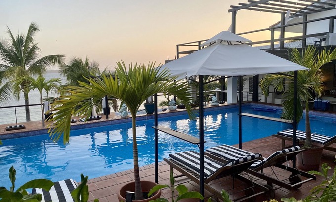 Contadora Island Villa | Four Bedroom Beachfront Villa with Direct Beach Access