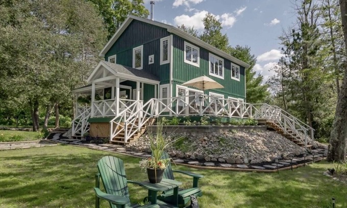 Muskoka Lakes House | Four bedroom cottage on Lake Muskoka