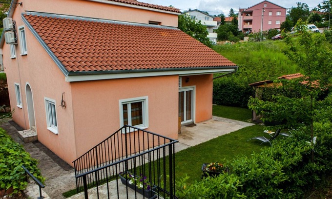 Viskovo House | Four Bedroom Holiday Home