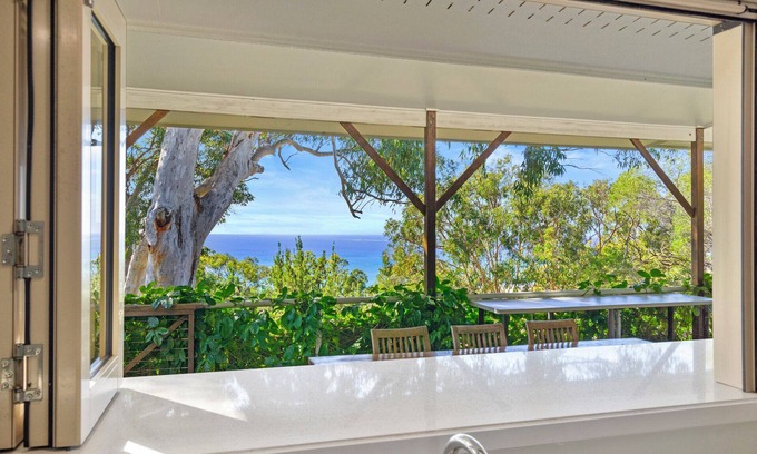 Point Lookout House | Four Bedroom, Three Bathroom Beautiful Beach House