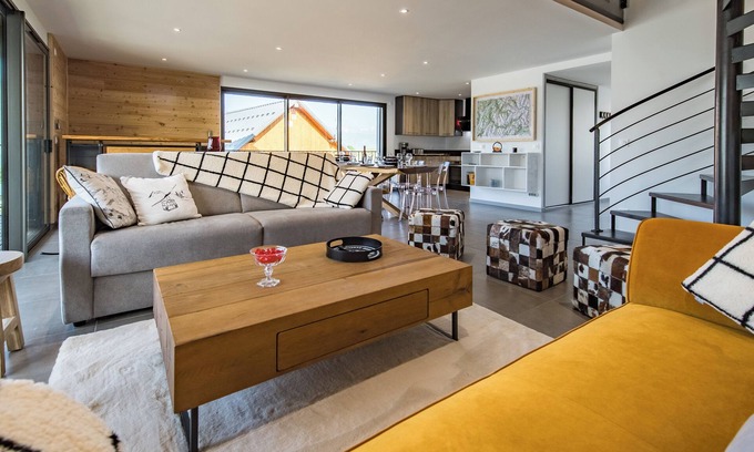 Albiez-le-Vieux Apartment | Four-bedroom triplex in Albiez-Montrond
