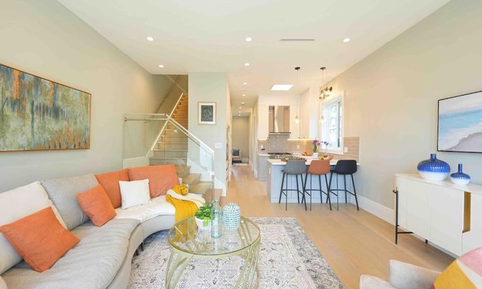 Vancouver South Villa | Four bedrooms New Lovely Duplex House-1628