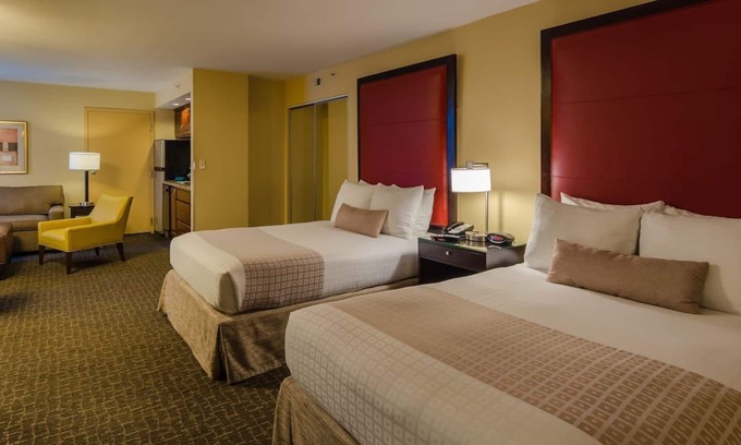 Dupont Circle Hotel | Four Deluxe Units in the Heart of DC! w/Private Parking, Pets are Welcome