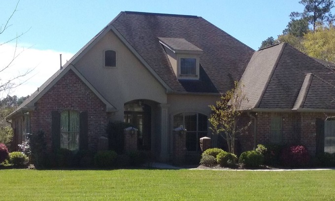 Covington House | Four Oaks, minutes to charming downtown Covington in secluded cul-de-sac.
