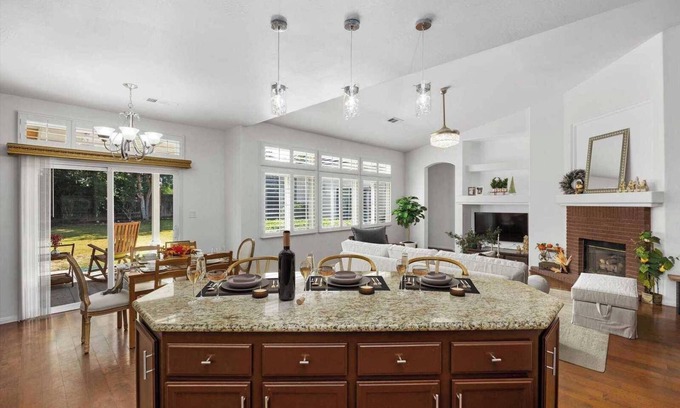 Greenacres House | Four Seasons Retreat on Windsor Park Dr #41844