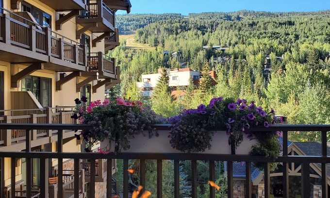 Vail Apartment | Four Seasons Vail - LABOR DAY 3 Bedroom in Four Seasons Private Residences